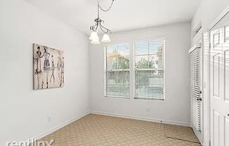 523 W Summerfield Cir
