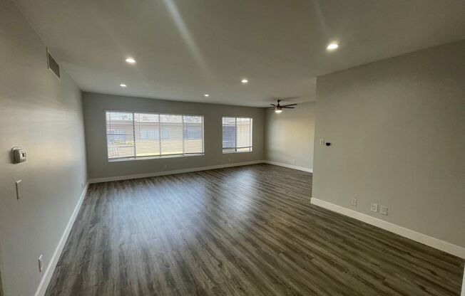350 N Crescent Drive