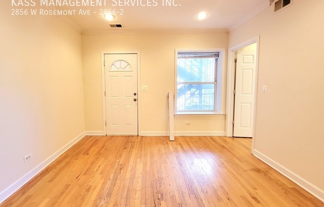 2856 W ROSEMONT AVE