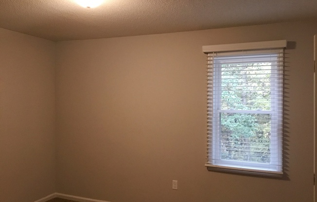 2 beds, 1 bath, $1,000