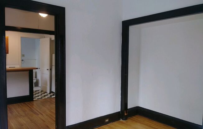 Studio, 1 bath, 211 sqft, $775, Unit 210