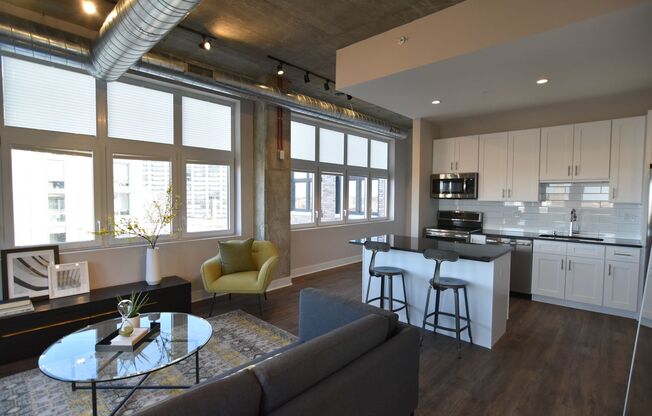 1 bed, 1 bath, 642 sqft, $3,150, Unit 3833-701