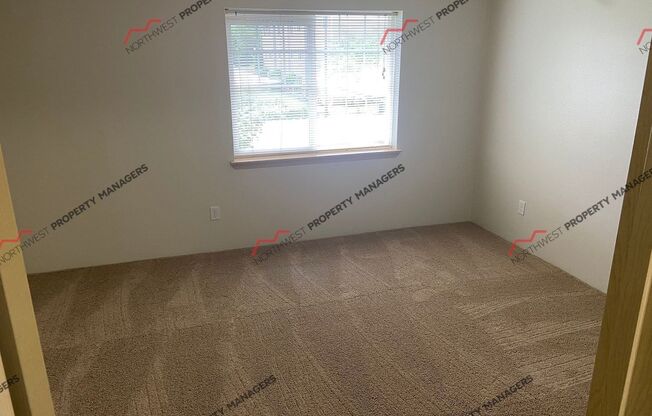 1 bed, 1 bath, 747 sqft, $1,350, Unit C-211