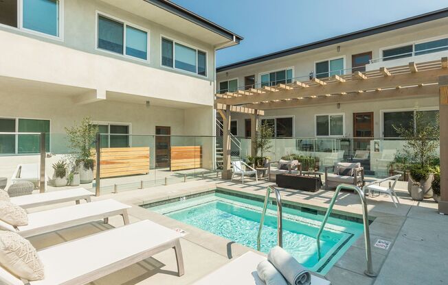 2 beds, 2 baths, 880 sqft, $3,995, Unit O