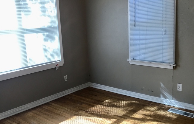 2 beds, 1 bath, $1,150