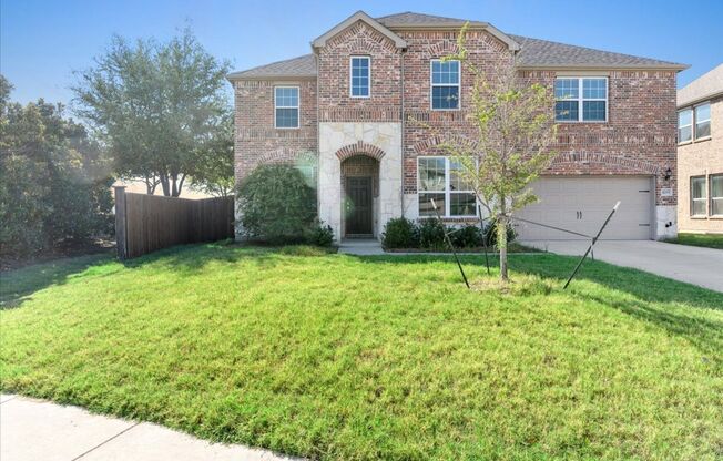 Ready for Immediate Move-In!  4-bed 3.5-bath, 3100+ sqft in the highly desirable Melissa North Creek subdivision