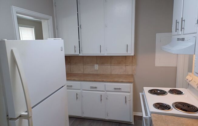 2 beds, 1 bath, $1,245