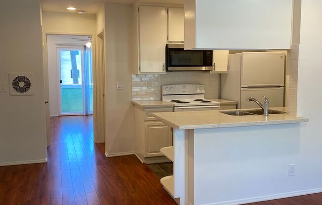 1 bed, 1 bath, 567 sqft, $2,000, Unit 305-Smaller Balcony