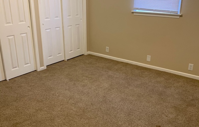 2 beds, 1 bath, 900 sqft, $950