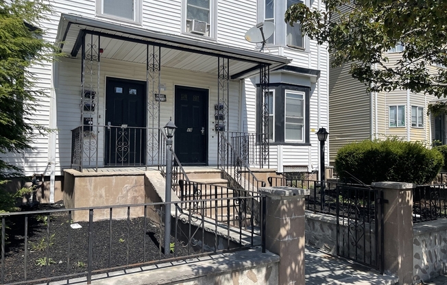49 EVERETT ST