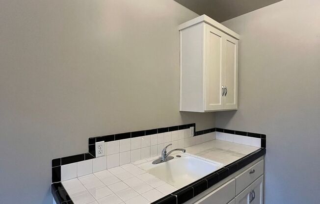 Studio, 1 bath, $1,195, Unit 109
