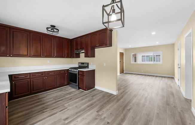 4317 W 120 ST