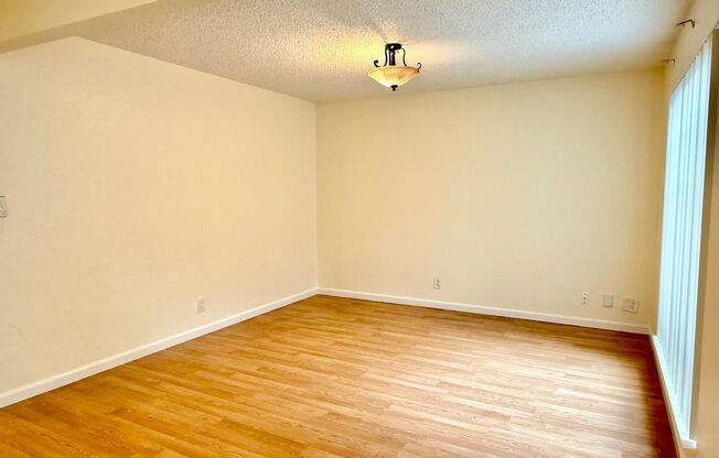 $3,490 / Stunning 4BR/3BA Family Home in Union City