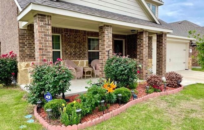 Elegant four‑bedroom corner‑lot home with hardwood floors, modern kitchen, master suite, and community amenities near Hwy I‑20.