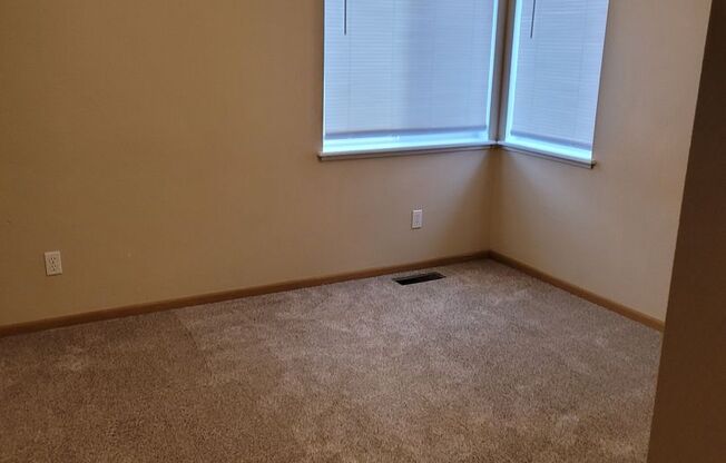 1 bed, 1 bath, 689 sqft, $1,500, Unit 9