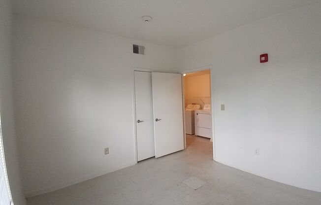 2 beds, 1 bath, 700 sqft, $919