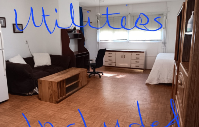 137 White St