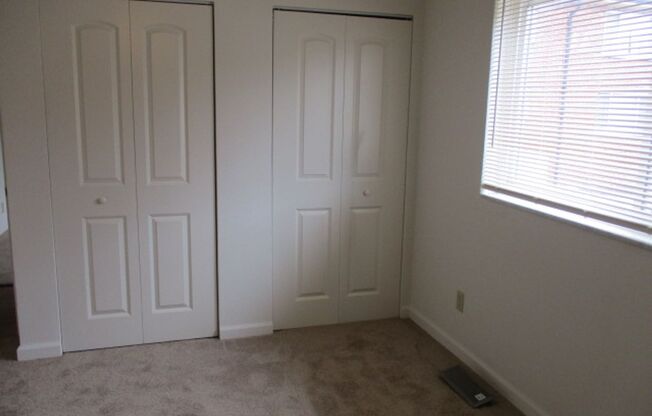 2 beds, 1 bath, 900 sqft, $995, Unit 04067-2