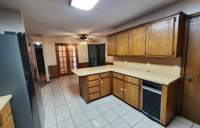 3 beds, 2 baths, $1,495