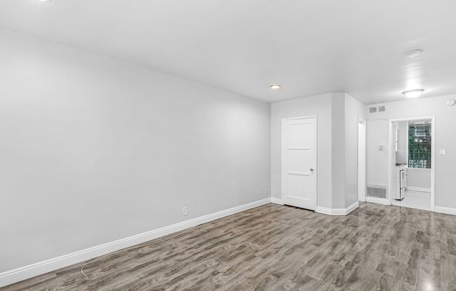 Studio, 1 bath, $1,950, Unit 117