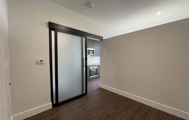 1 bed, 1 bath, 433 sqft, $2,750, Unit 213