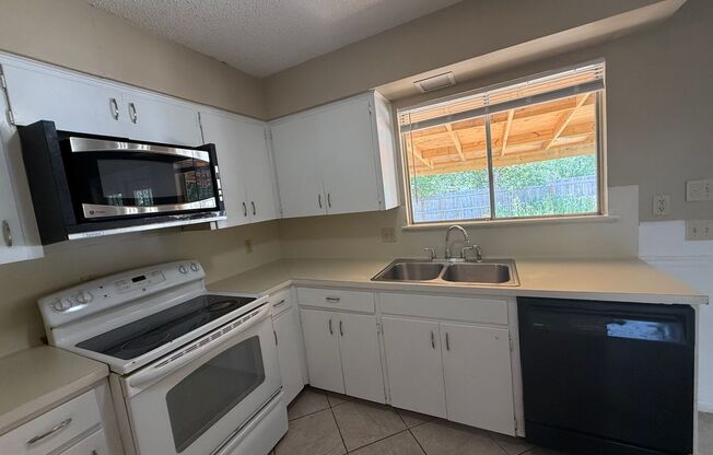 1510 Glen Burnie Dr | 3 Beds 1.5 Bath $1795