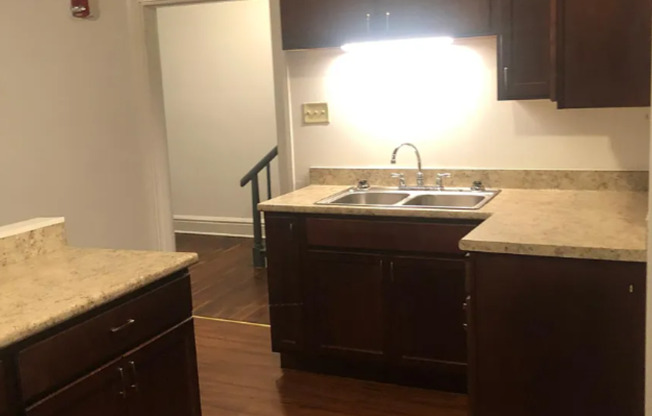 2 beds, 2 baths, $1,350, Unit Apt 1