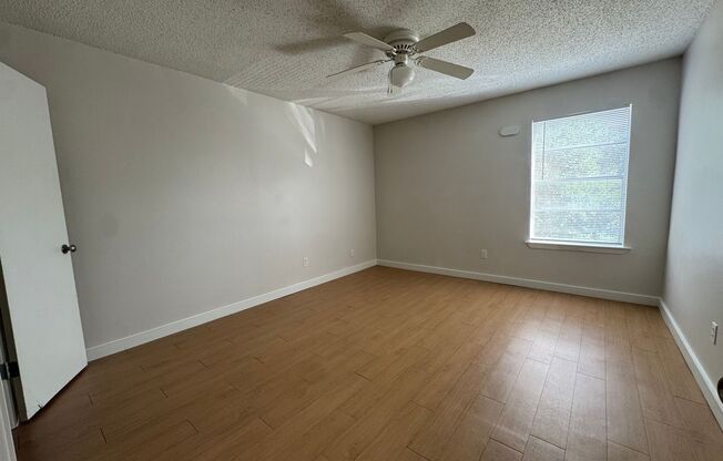 2 beds, 1 bath, 900 sqft, $1,145, Unit ELP2202-232