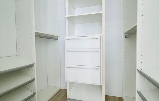 1 bed, 1 bath, $3,450, Unit Unit #4107