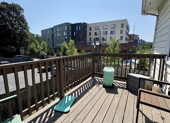 96 CHESTNUT HL AVE