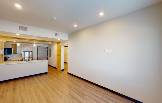 2 beds, 2 baths, 988 sqft, $1,280, Unit 3200-100