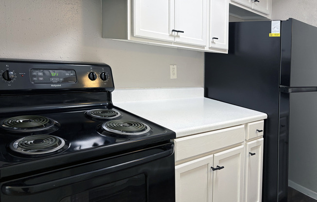 1 bed, 1 bath, 730 sqft, $775, Unit 061