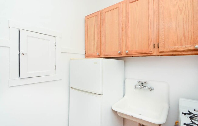 2534 SAWYER