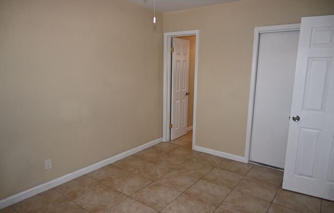 1 bed, 1 bath, $895
