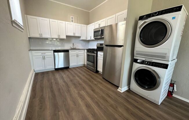 2 beds, 1 bath, 1,035 sqft, $1,595, Unit Unit 17-B