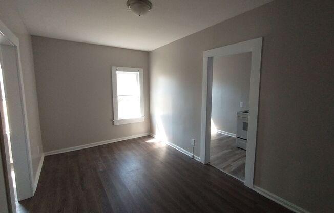 $550- 1 bed 1 bath - Duplex located in the Sunflower neighborhood