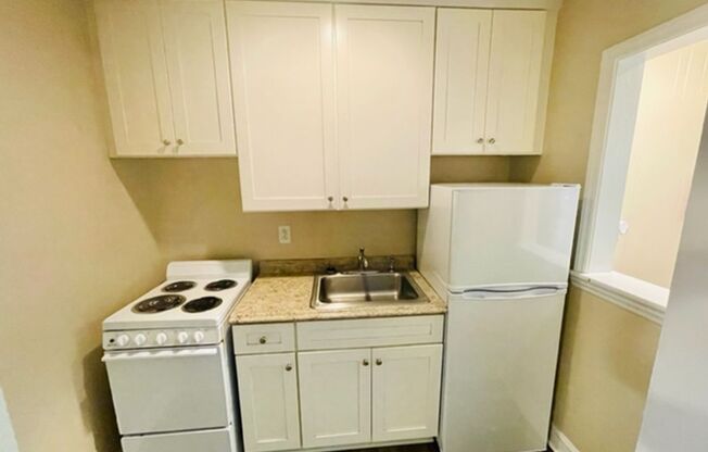 1 bed, 1 bath, 660 sqft, $900, Unit Leftwich St 207-5