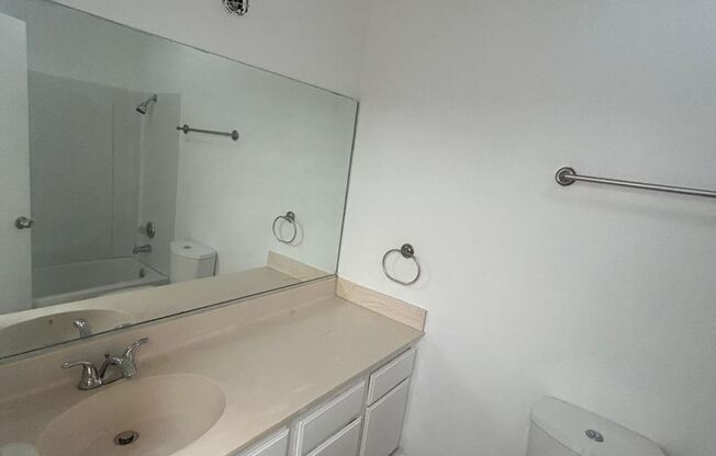 2 beds, 1.5 baths, $2,295, Unit # #I