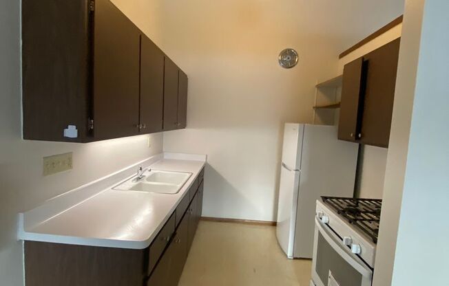 1 bed, 1 bath, 710 sqft, $999, Unit 5188 E10