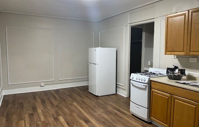 Studio, 1 bath, $1,025, Unit 210B