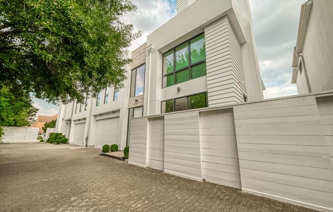 Beautiful contemporary home in the sought-after Galleria area.