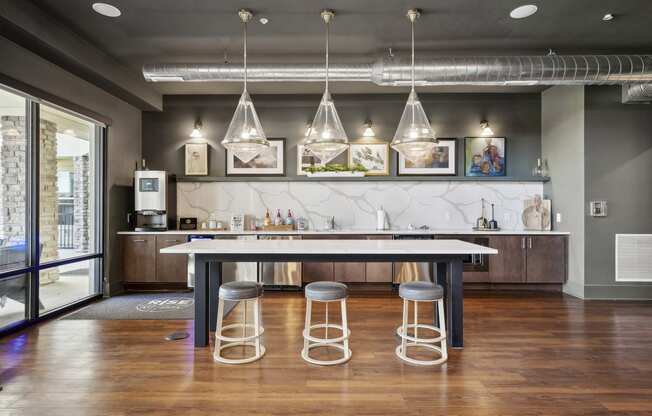 Cyber café with gourmet coffee bar - Rise at 2534