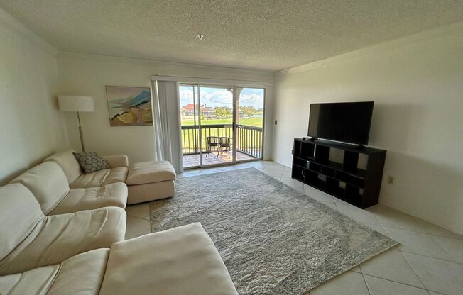 2 beds, 1 bath, $1,995, Unit APARTMENT 827