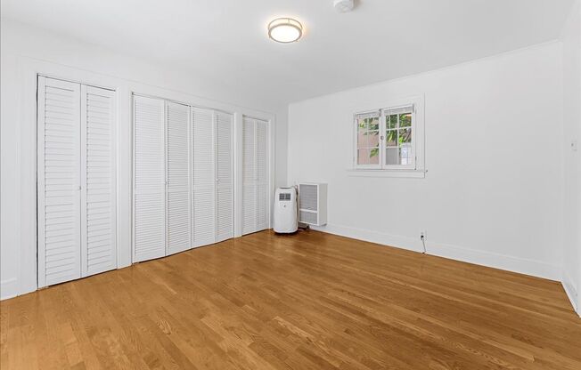 320 Columbia Ave