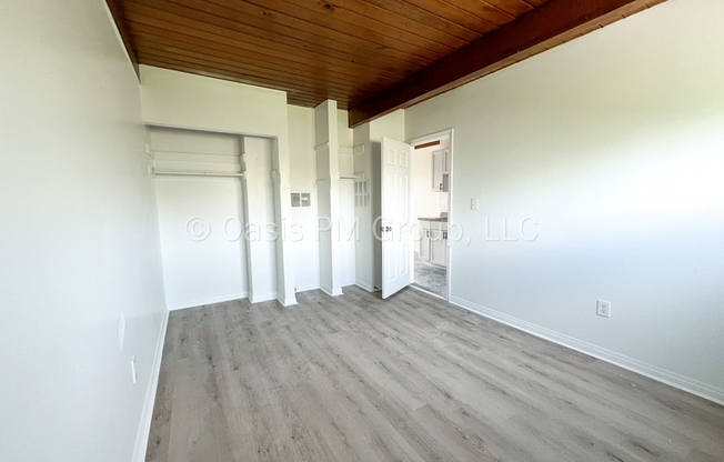 3205 JOAN RD