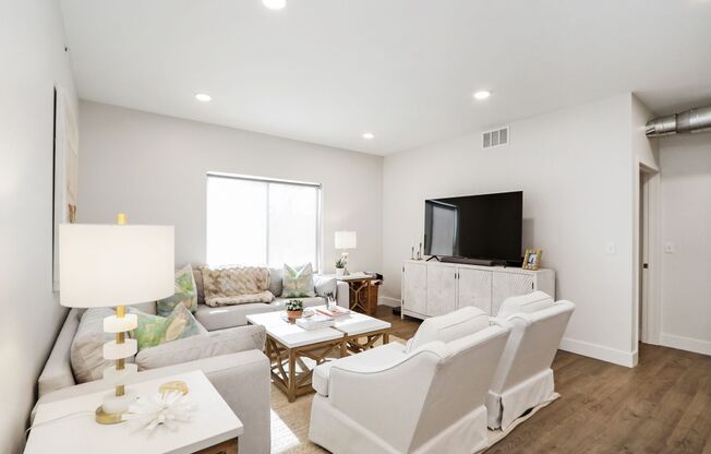 2 beds, 2 baths, 792 sqft, $1,350, Unit #203