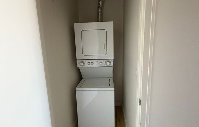 Studio, 1 bath, 700 sqft, $1,600, Unit CIV903