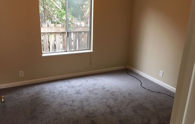 1 bed, 1 bath, 575 sqft, $1,695, Unit Unit #4