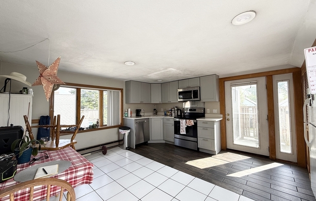 30 TEMPLETON PKWY