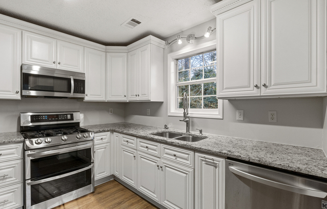 1012 CROWN RIV PKWY